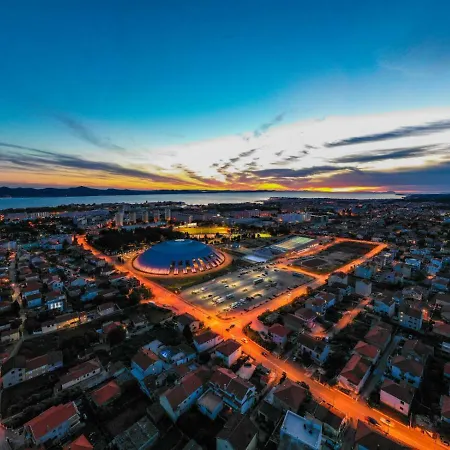 Luxury Majpruz Apartament *