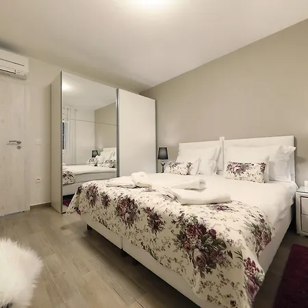 Luxury Majpruz Апартаменты *