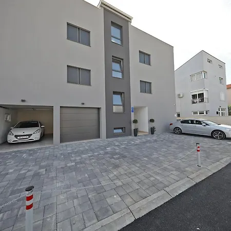 Luxury Majpruz 扎达尔