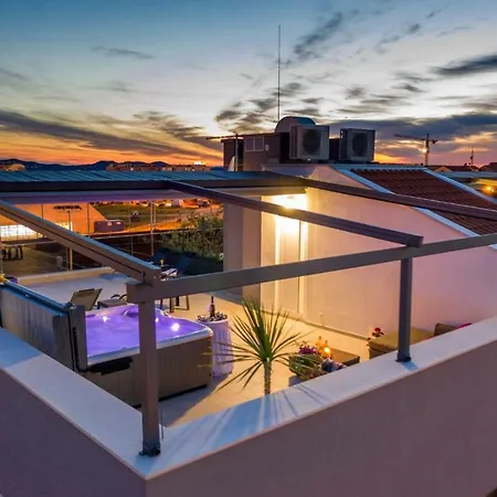 Luxury Majpruz 公寓 扎达尔