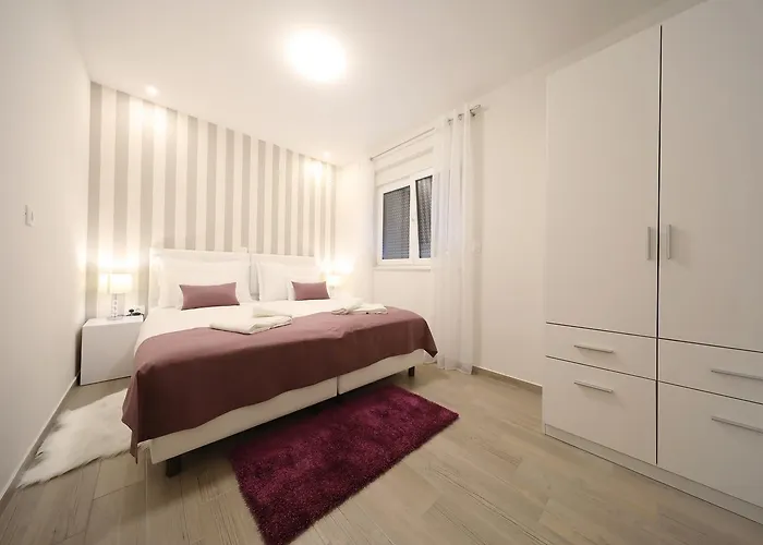 Lägenhet Luxury Majpruz